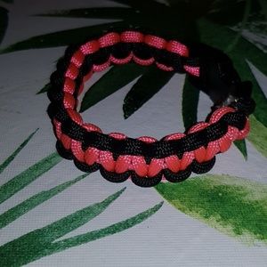 Paracord bracelet